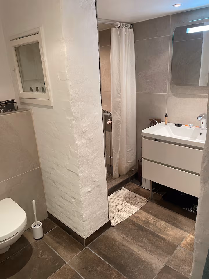 The Villa, Bathroom