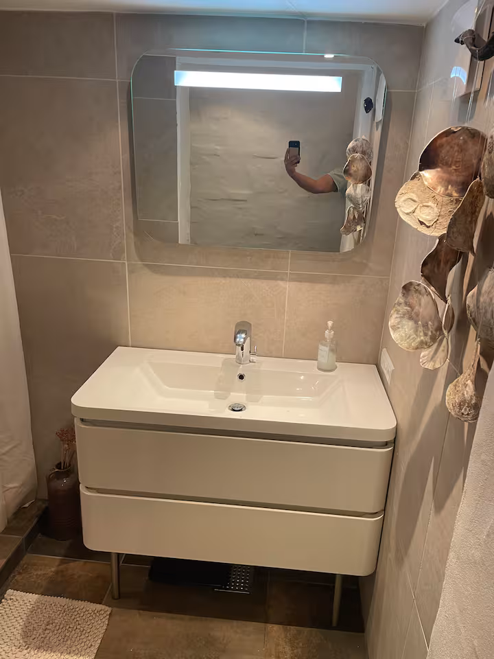 The Villa, Bathroom