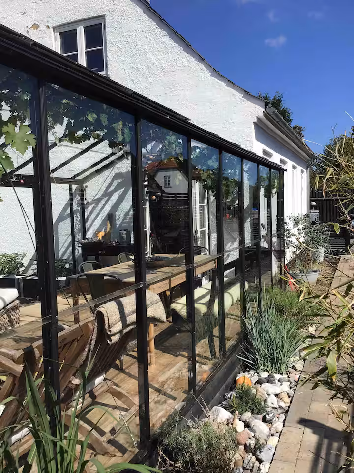 The Villa, Outdoor