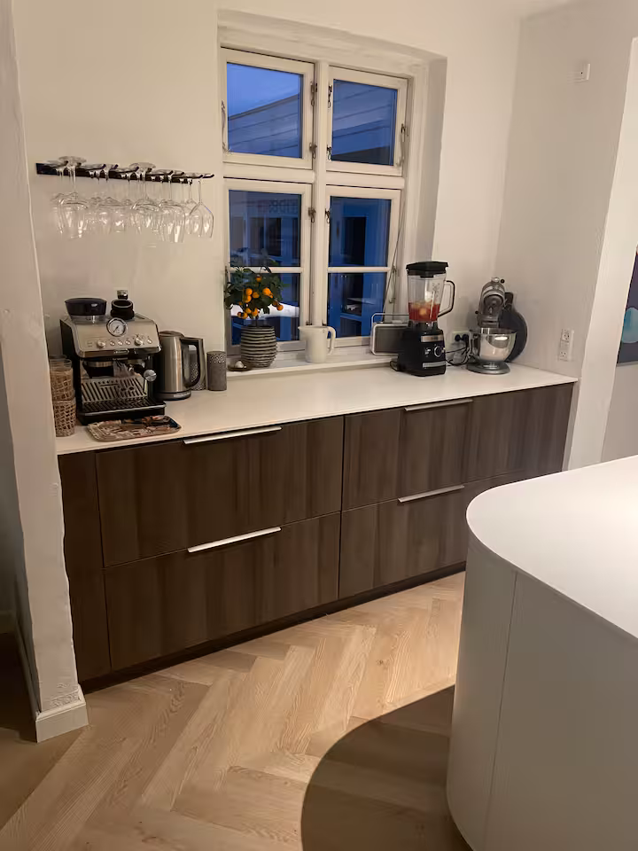The Villa, Kitchen